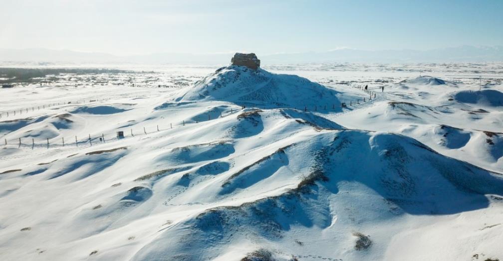 雪落敦煌阳关 古城烽燧冬韵浓